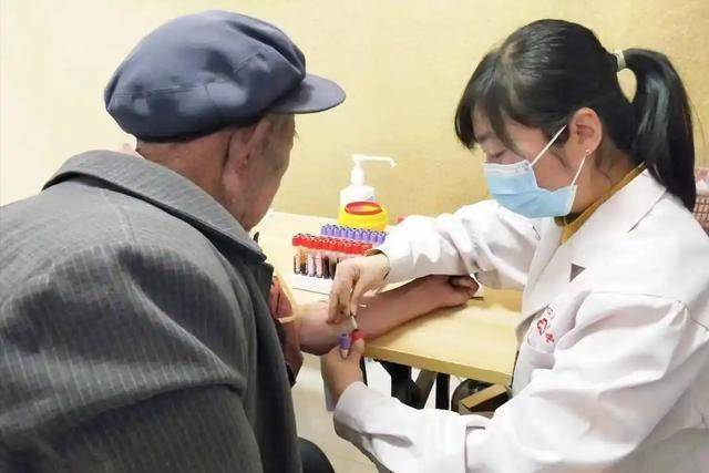 肝硬化早期信号大揭秘，别等严重了才重视！，身体小变化，暗示肝硬化大问题！