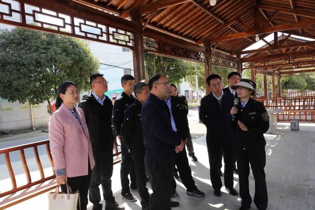 3月22日,省林业局党组书记,局长黄俊到九岭山保护区调研指导