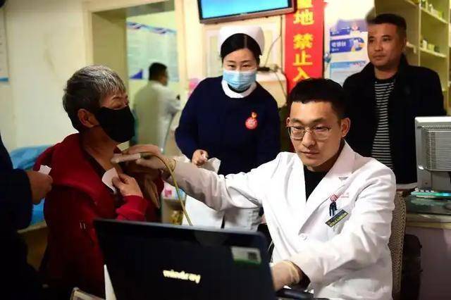 原来影响甲状腺健康的是它们，不是豆腐！，别再只盯着豆腐啦！这些食物才是甲状腺的“隐形杀手”