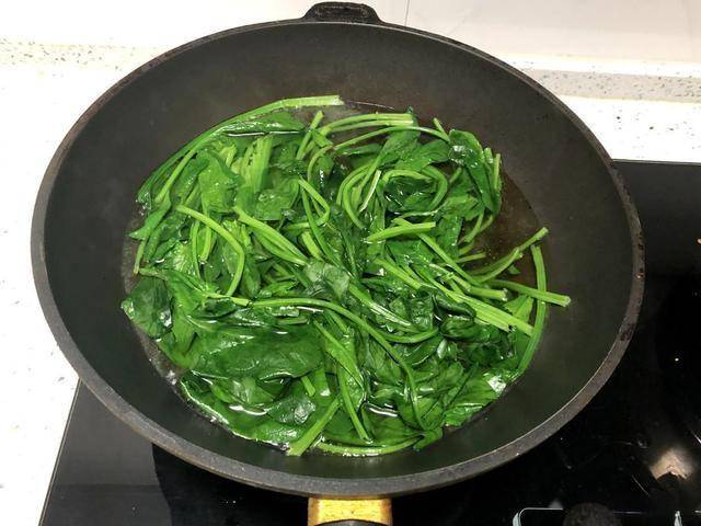 别让健康毁在小事上：4种菜焯水的重要性，揭秘！这4种菜不焯水，健康隐患大揭秘