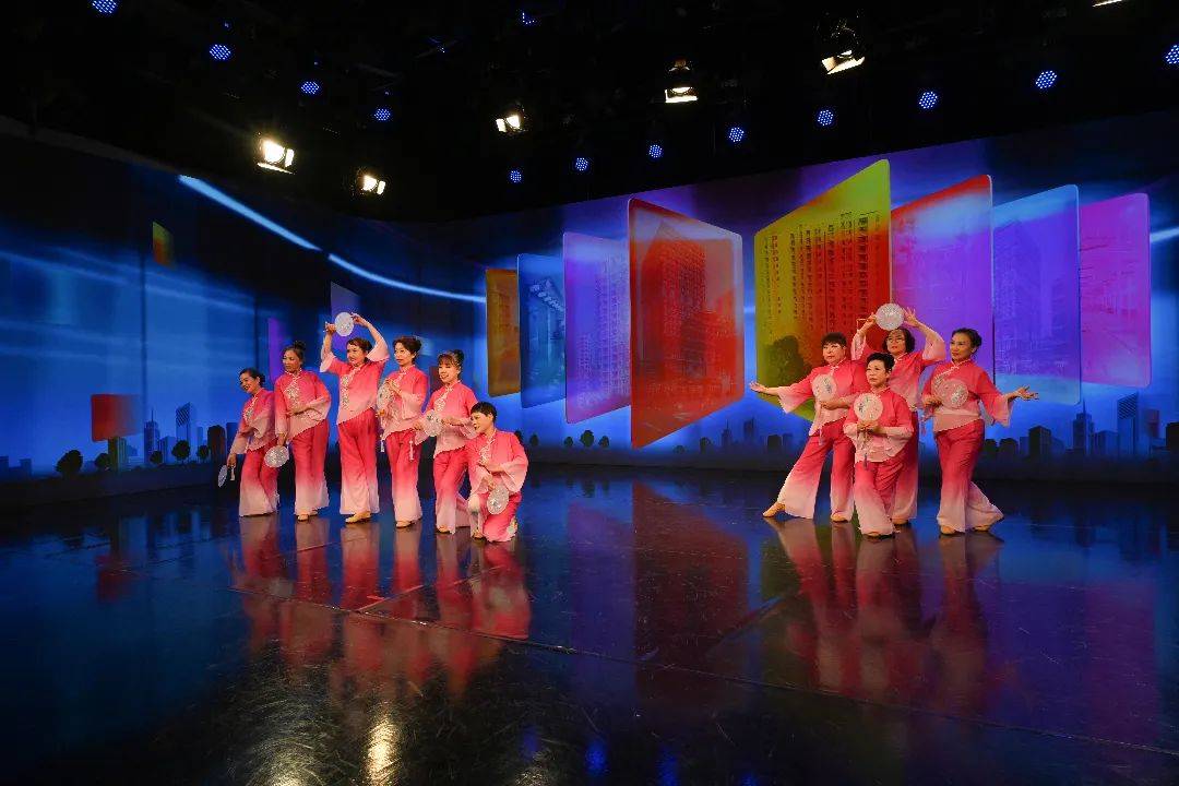 荧屏内外同精彩——五里坨街道文化中心助力"多彩社区行"节目录制