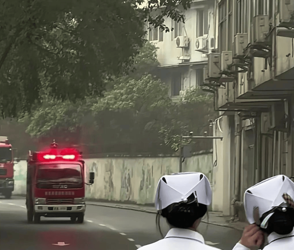 成都一所三甲医院发生火灾，官方通报→