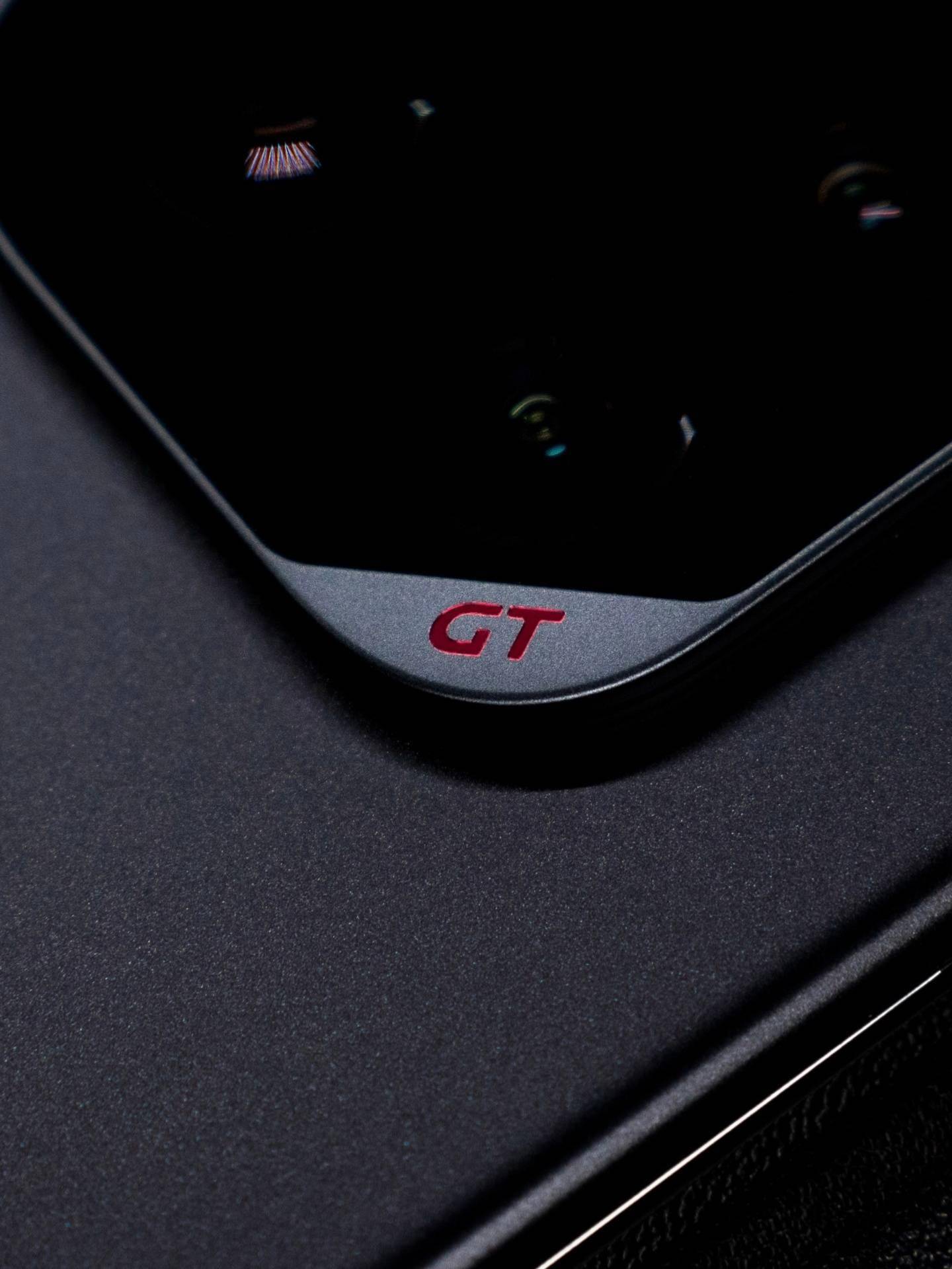 荣耀 GT Pro 手机目标「打造最强性能旗舰」，定位比标准版高两档