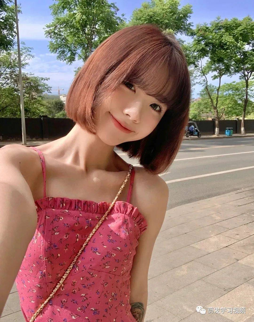 春夏发型来了短发这样剪超减龄