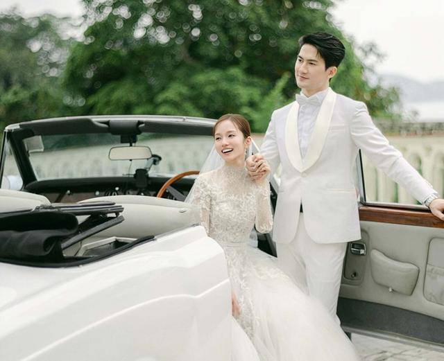 恭喜TVB知名金童玉女今日大婚新娘子情绪激动两度落泪DB电竞下载(图1)
