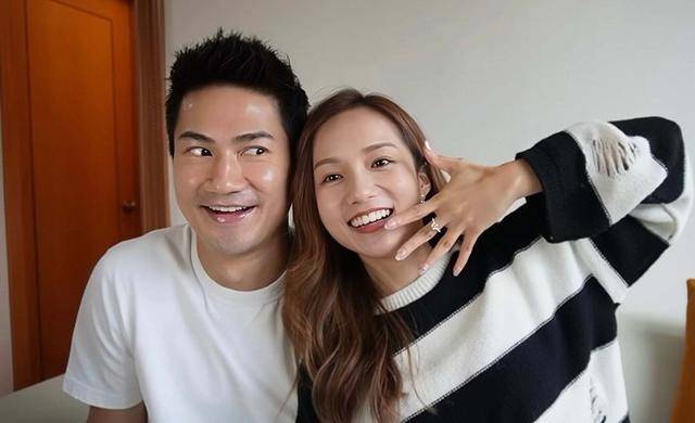 恭喜TVB知名金童玉女今日大婚新娘子情绪激动两度落泪DB电竞下载(图8)