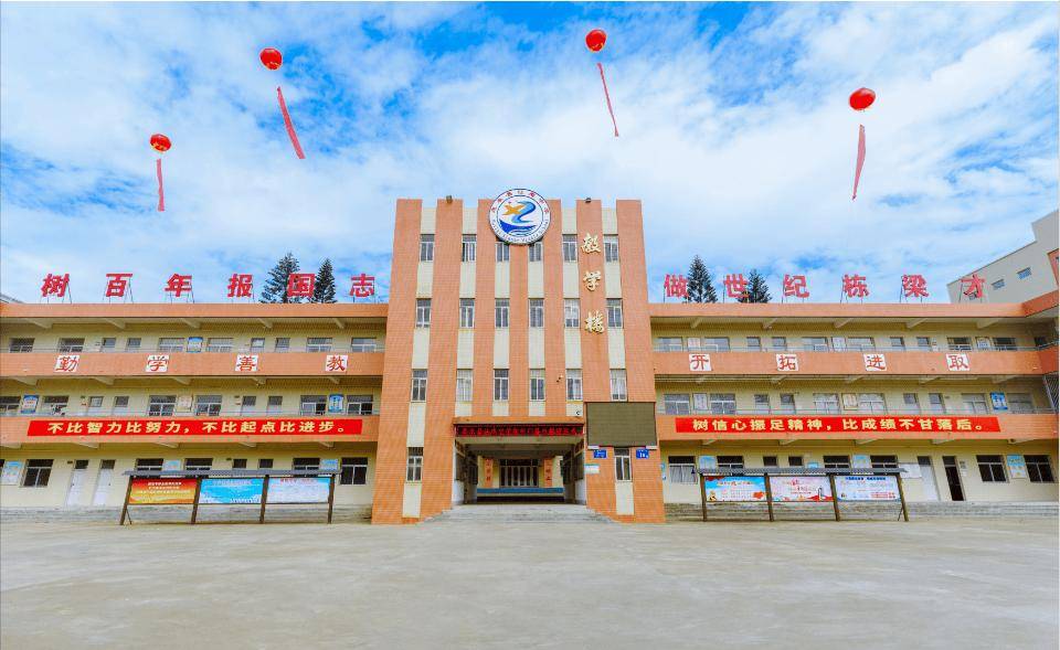 惠来这所学校,邀请家长参观学校食堂