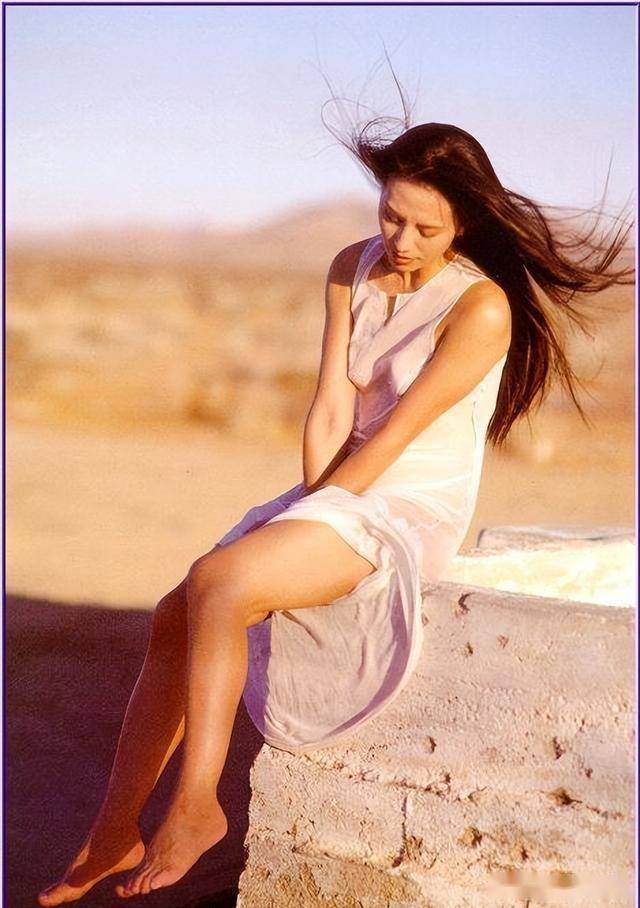 田丽:16岁已是"人间尤物",遭丈夫背叛两婚两离,如今风韵犹存