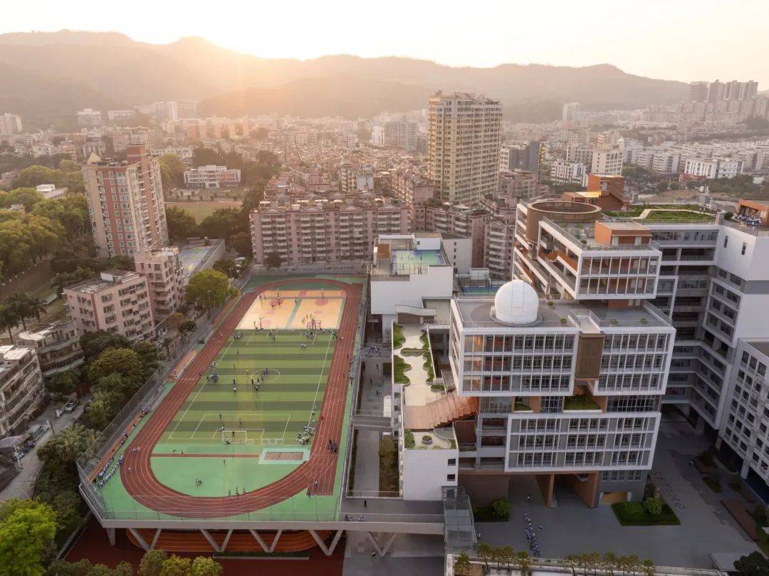 面积扩大三倍的高密度校园改造,深圳龙岭学校
