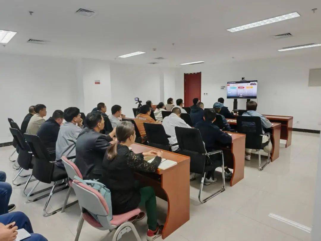【学习培训】顺义区应急局组织重点企业参加市应急局危险化学品相关标准视频培训会（第一期）(图2)
