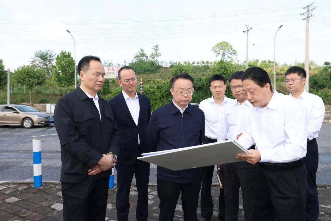 区领导肖文军,徐志强参加