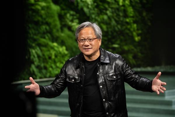 黄仁勋：中国是一个意志坚定、能力超群的国家 AI研究者一半是中国人