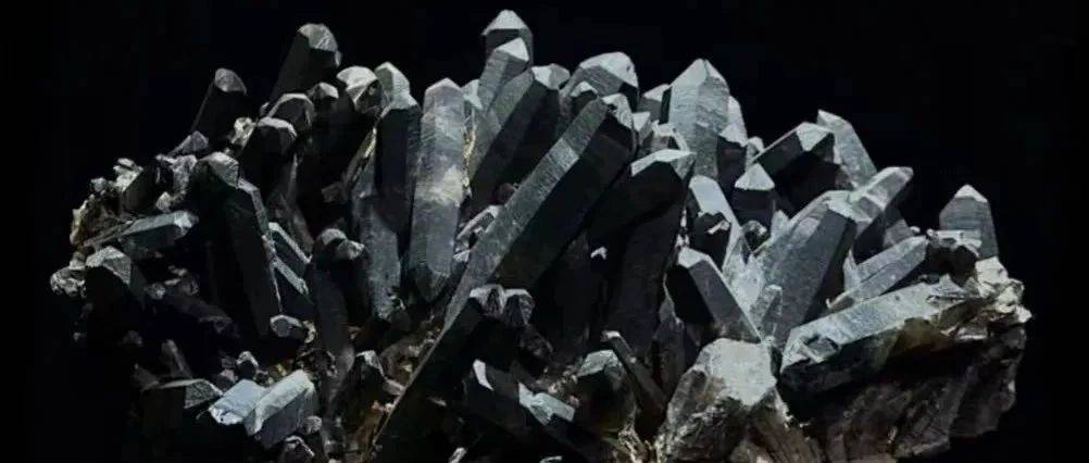 晶石物语(十)| 烟晶双璧:茶晶与墨晶_晶体_水晶_时光