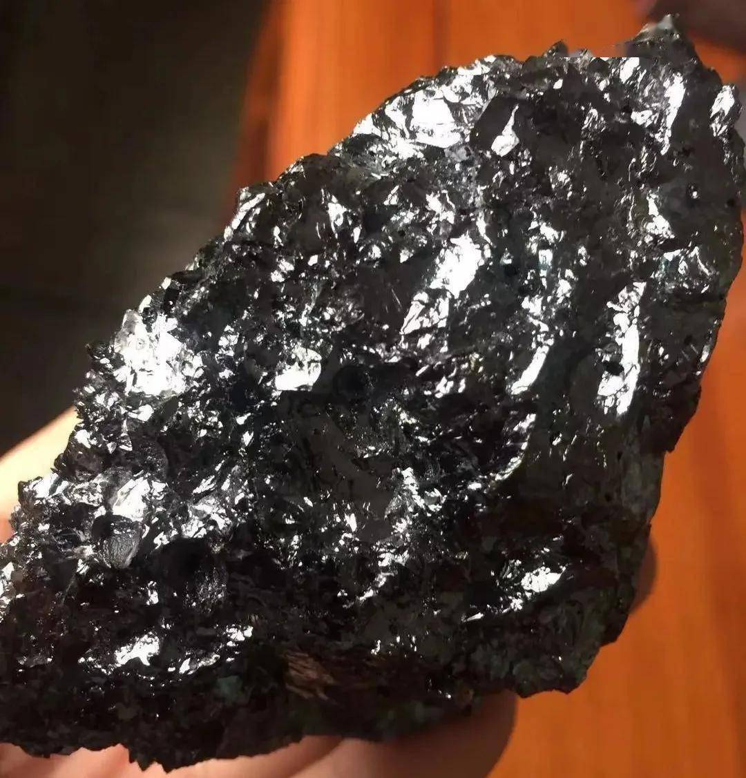 碳化硼:新能源电池的"黑钻石"新宠?