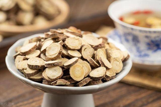 不要将甘草片视为“童话医学”。在知道它们之前，您会知道副作用和禁忌