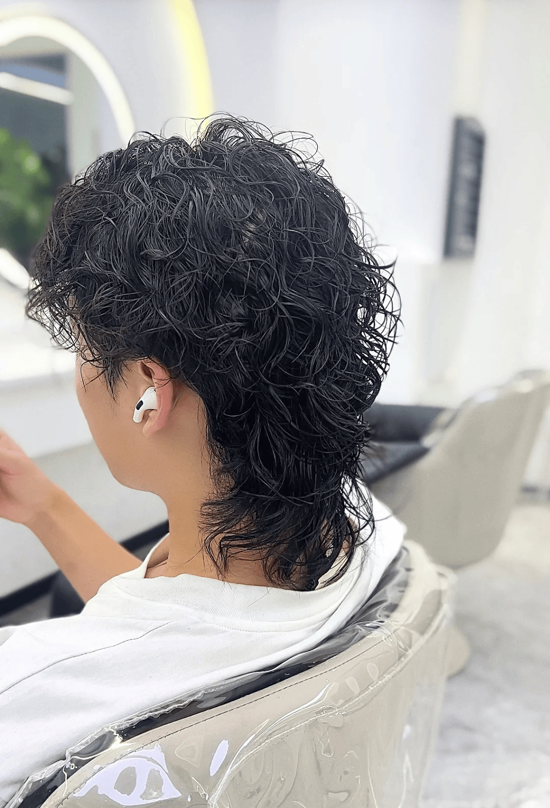 狼尾发型的百搭,飘逸不羁,简直就是行走的荷尔蒙