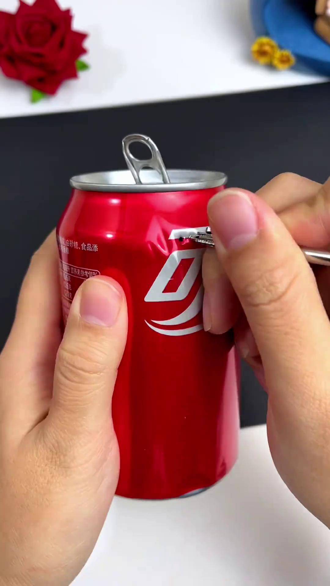 用可乐瓶就能做出漂亮的灯笼,省时省心还好看元宵节灯笼 手工灯笼废物