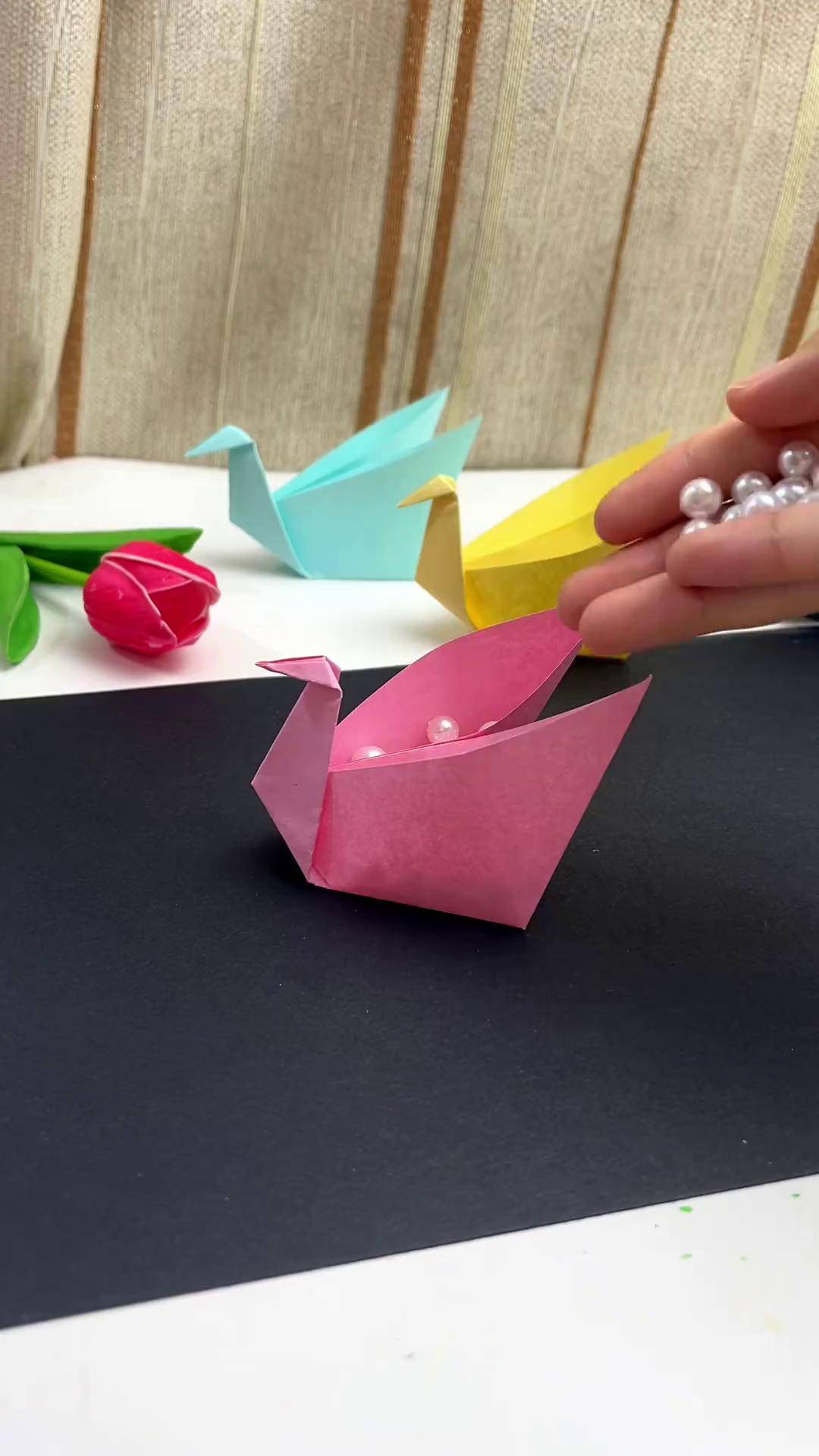 一起来折这个漂亮的千纸鹤收纳盒吧亲子手工 手工折纸 折纸 幼儿手工