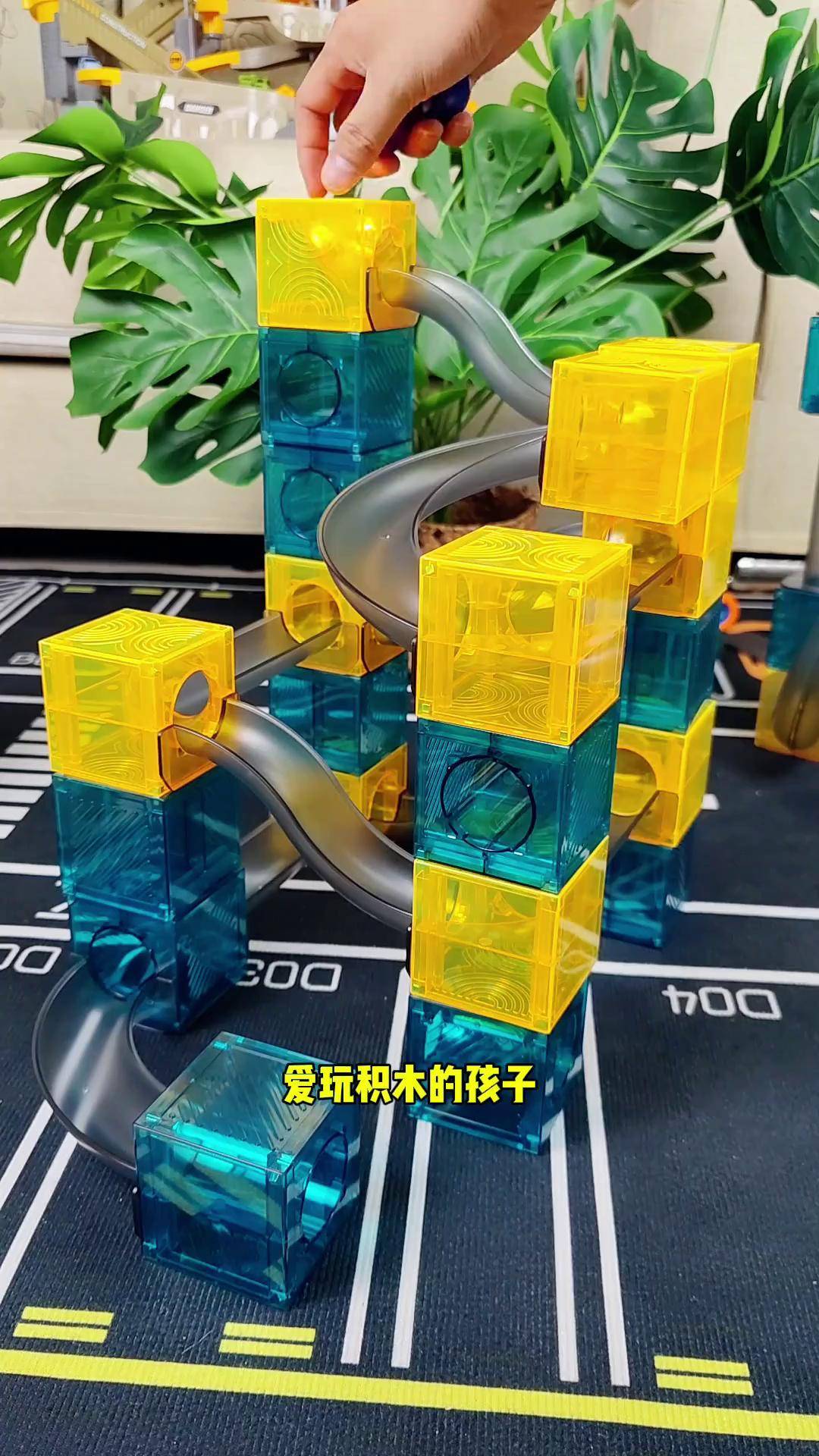 23颗磁力球的玩法视频_磁力球巴克球玩法图解（磁力球巴克球玩法图解陀螺）