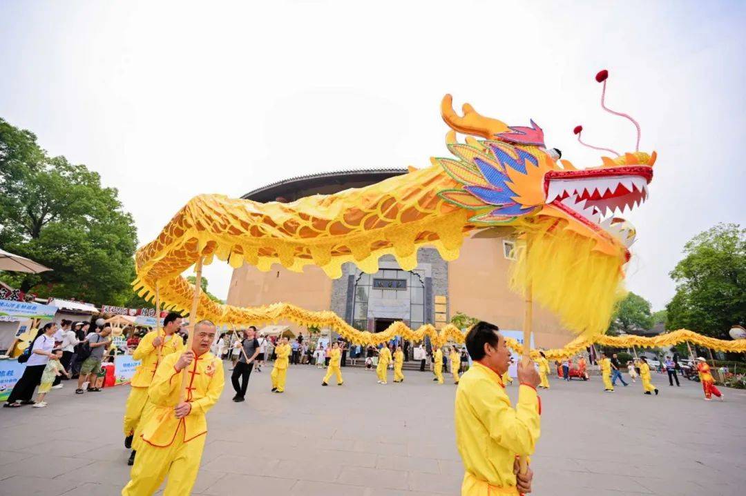 乐鱼体育-LEYU乐鱼体育官方网站-LEYU SPORTS不止免票、折扣！2025年“中国旅游日”四川分会场启幕
