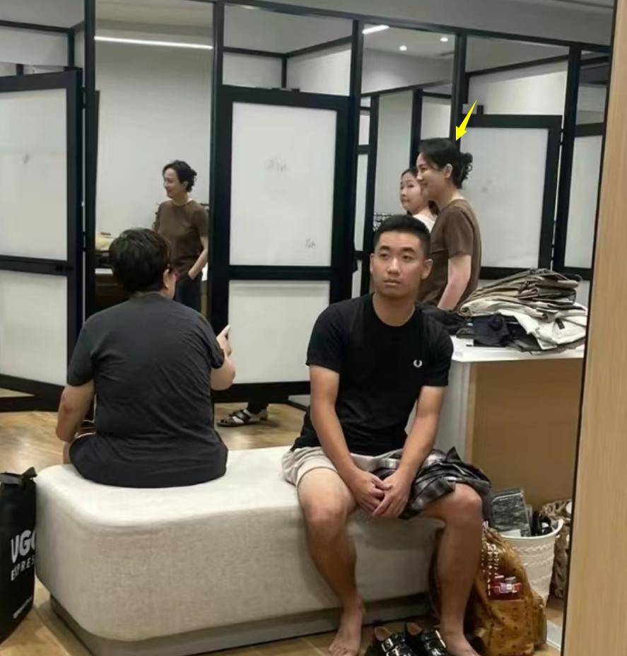 朱媛媛死因曝光！老公辛柏青悲痛发文，众星发文悼念都觉太意外！