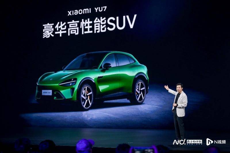 投入135亿对标苹果，雷军透露小米“为什么要造芯”？