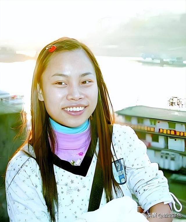 凤姐近况罕见曝光：40岁身材臃肿，牙齿脱落没钱修，后悔当初出名
