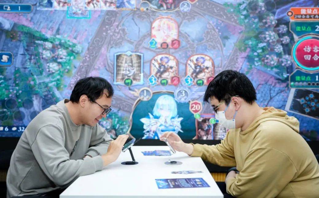 “影子诗”国家服务器七周年纪念日的访谈：永远与卡片玩家站在一起