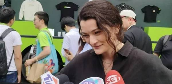 英伟达CEO家族力量：黄仁勋妻女共襄台北电脑展盛举_黄敏珊_平台_营销