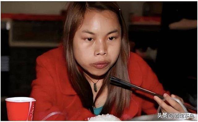 凤姐近况罕见曝光：40岁身材臃肿，牙齿脱落没钱修，后悔当初出名