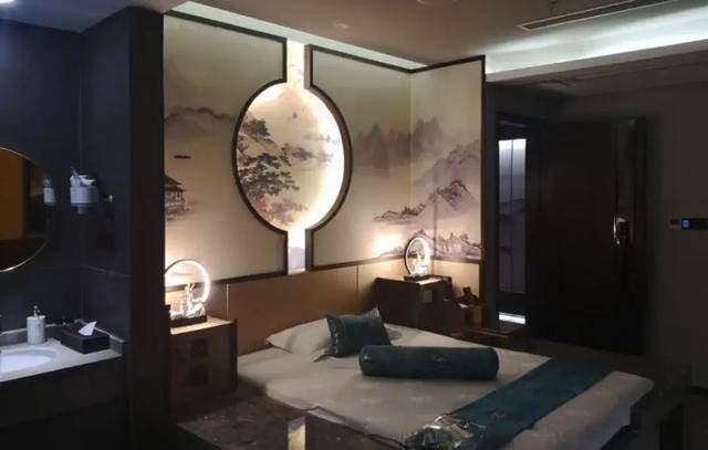 祖坟挖出3公斤金砖？官员被曝找足疗店代收贿款