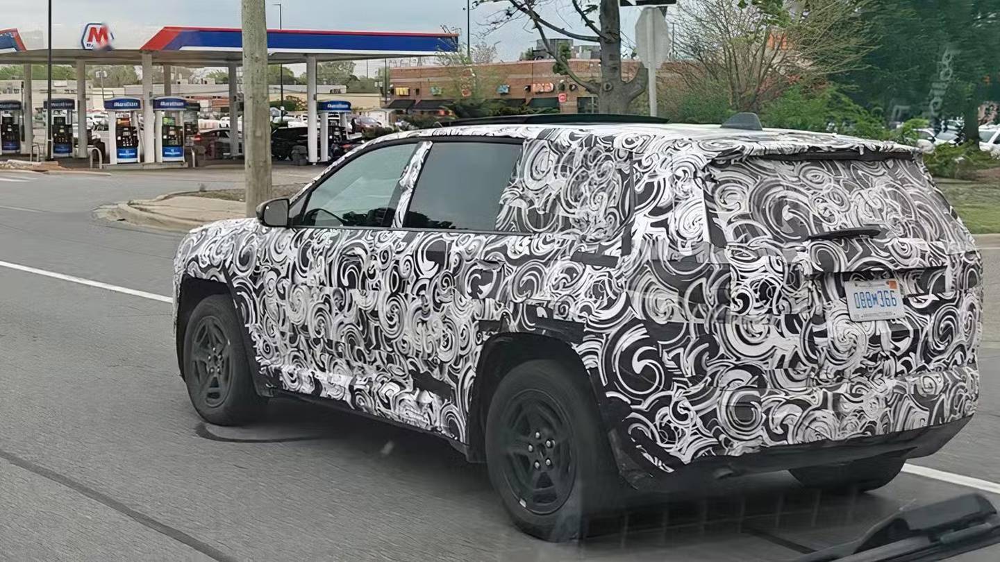 Jeep 新切诺基路测图曝光：1.6T 混动、尺寸升级空间更宽敞