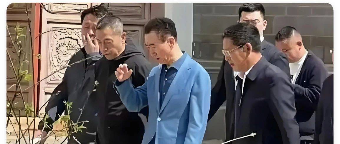 “砍掉大腿”卖还清6000亿债务:从首富到“无产”,王健林为何受人敬重?_万达_商业_员工