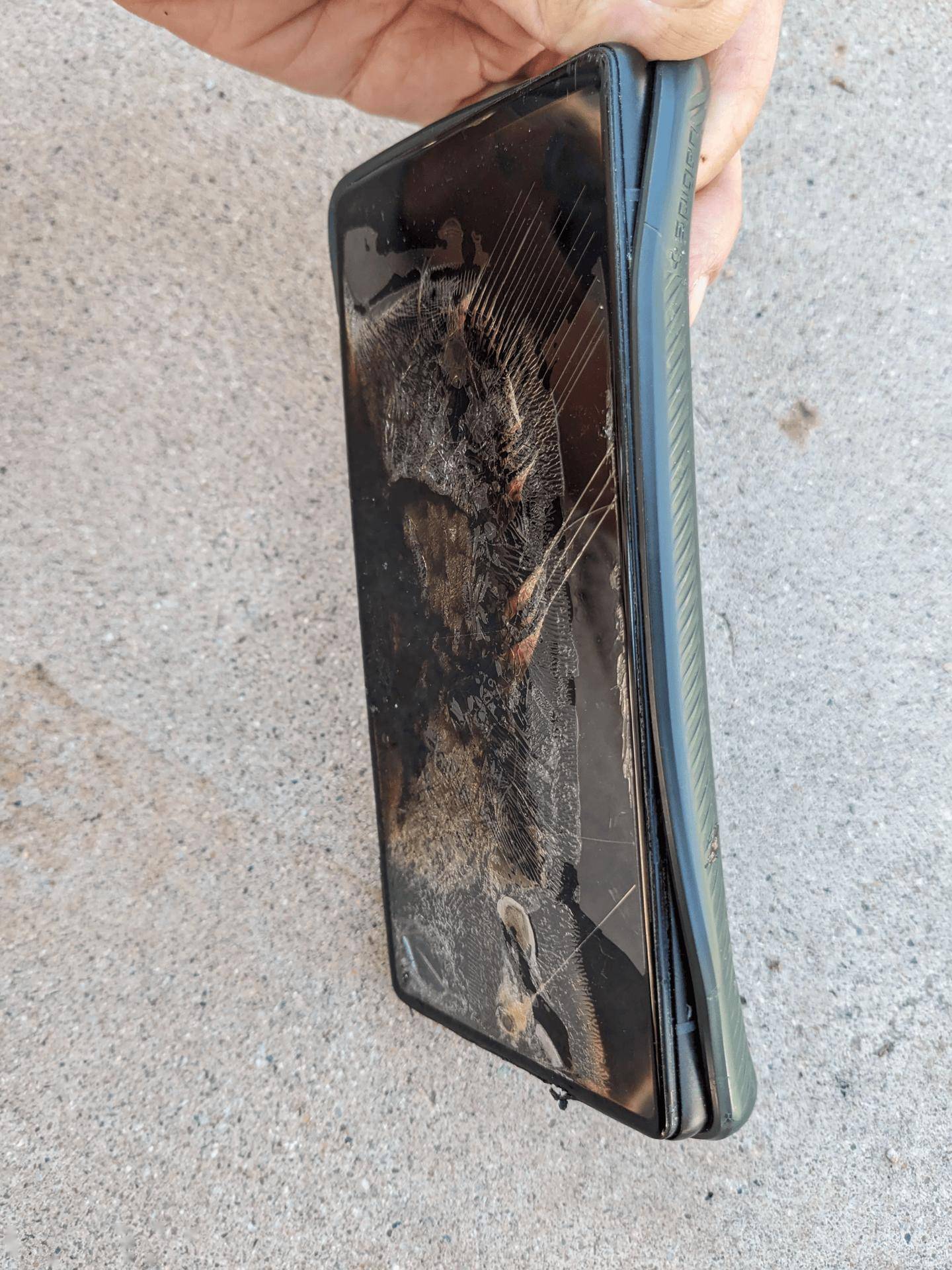 Pixel 6a手机再出电池起火事件：非原装充电器，谷歌补偿Pixel 8a