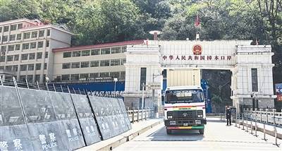 走访“中国人的景观大道”318国道西端终点日喀则—— 友谊之桥，双向奔赴（边城见闻）