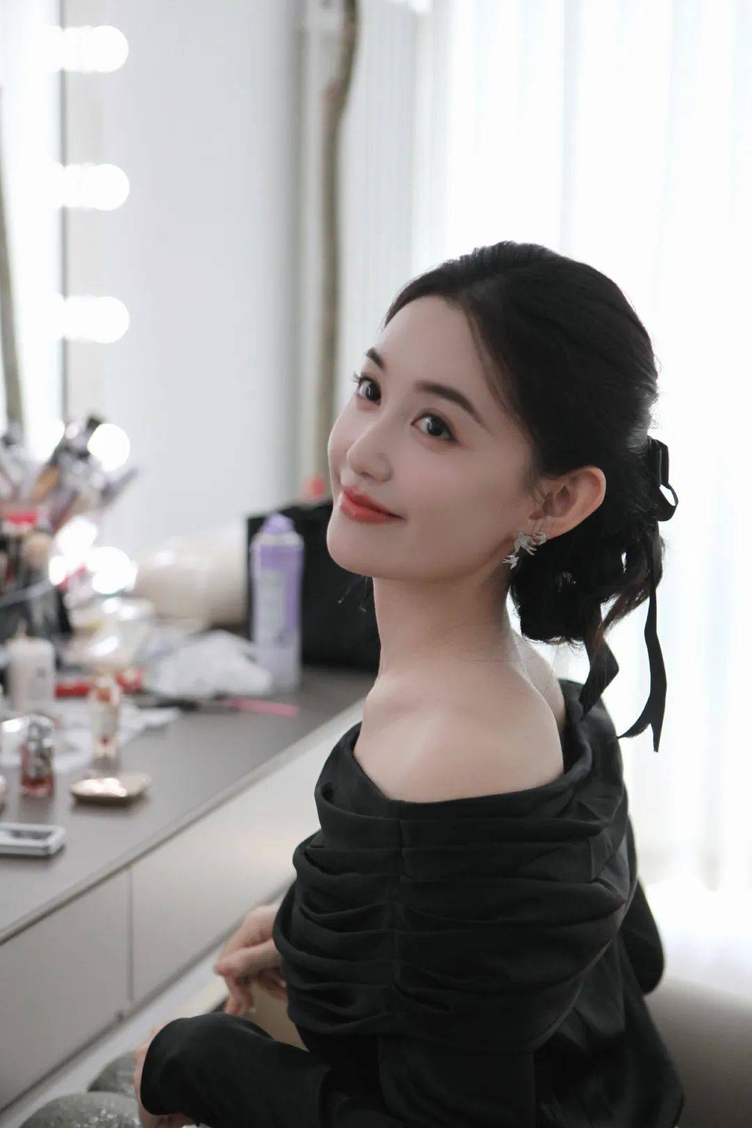 赵丽颖回踩造型师?李昀锐孟子义闹掰了?蒋依依退圈?姨太问答