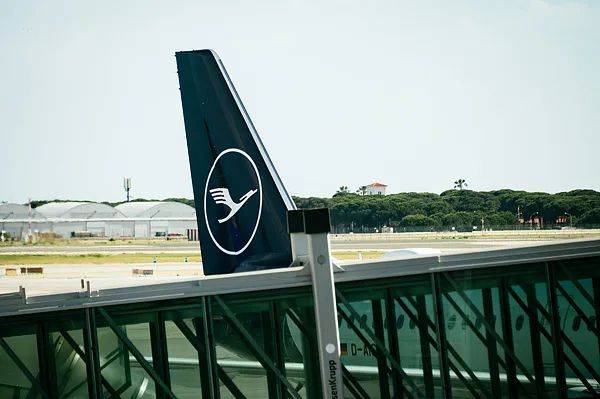 机场收到炸弹要挟，德国汉莎航空飞往印度一航班被逼归航