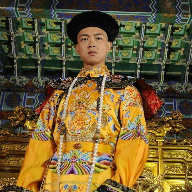 港剧皇帝专业户谁演得最像?提名这9位,个个霸气十足不怒自威
