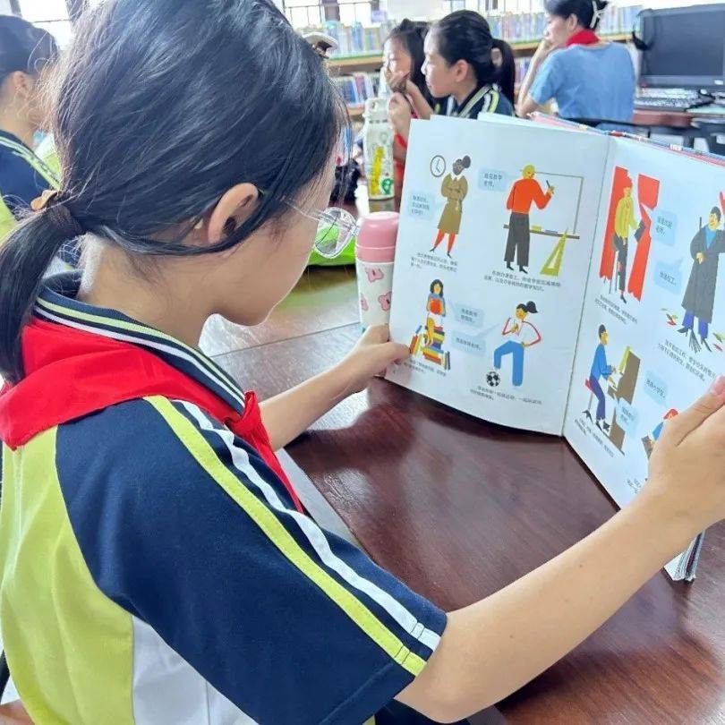 —佛山市镇安小学走进图书馆研学活动