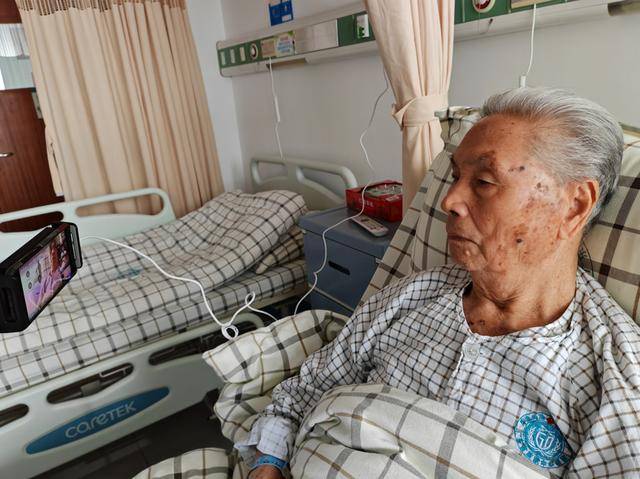 甜心安妮:95岁离休干部，被认定为恶势力主犯