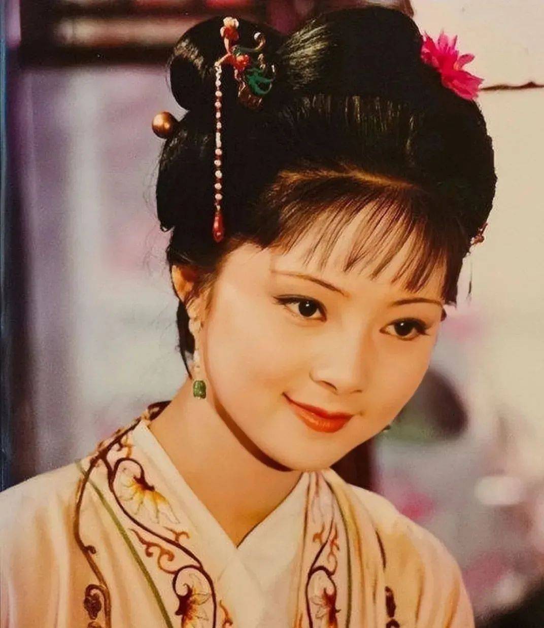 从红楼梦看官本位！薛家权贵为何不如林家书香门第？