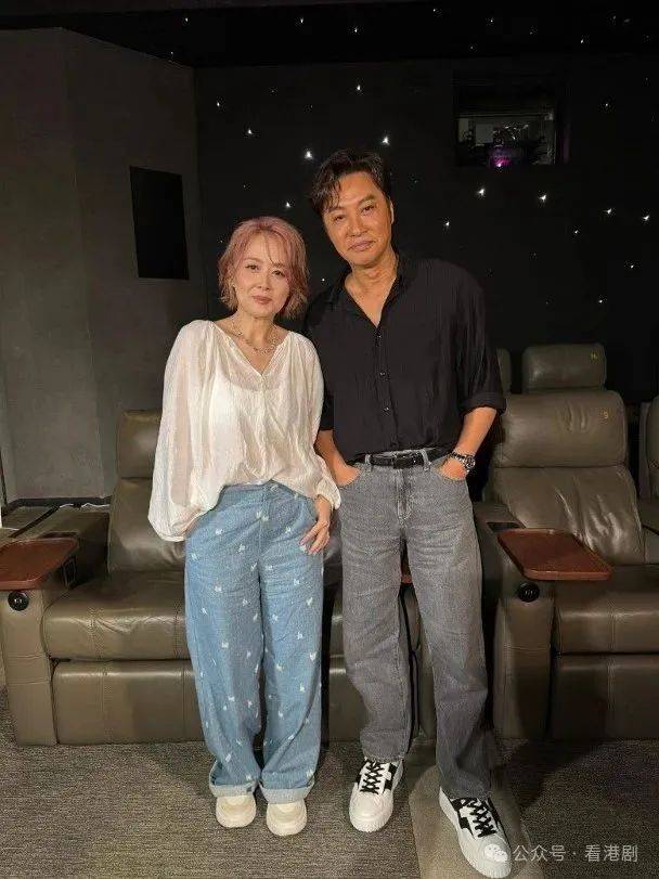 谭耀文子女获赞文武双全 姚乐怡女儿驳嘴驳舌