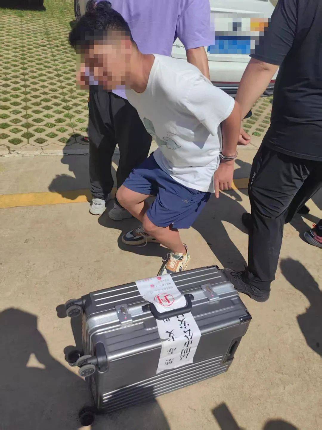境外购毒欲 "昆明交易"?警方连抓 3 人斩断跨境贩毒链