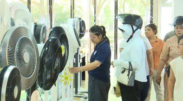 闪亮的日子定慧:高温烤热“清凉经济” 空调风扇销量激增