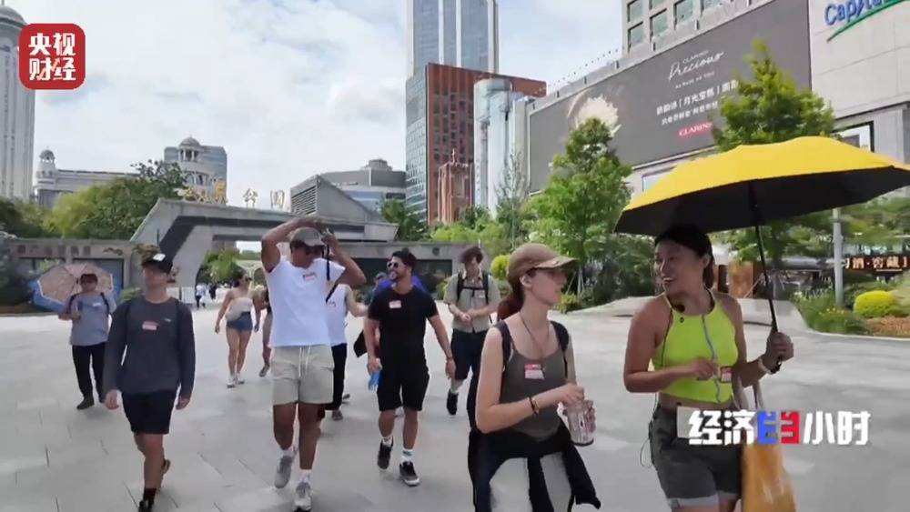 免签“朋友圈”扩增至55国！“中国游”“中国购”持续升温 -华闻时空