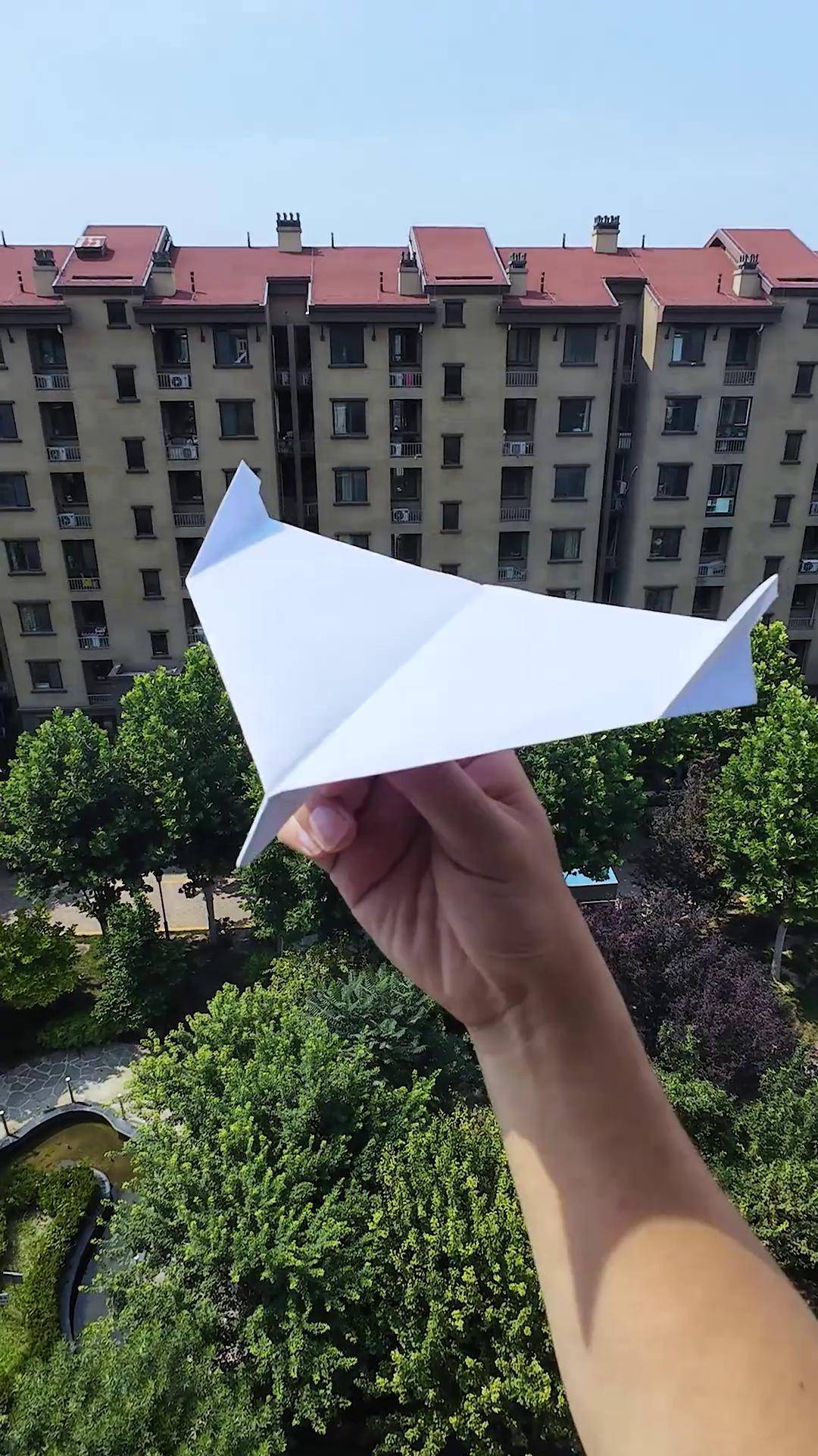 高空滑翔有越飞越高,还能冲浪飞行不落地,教你折超帅红隼滑翔机 纸