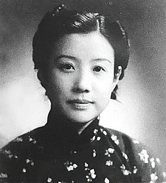 1955年，48岁女叛徒被判枪决，毛主席拍案大怒：她是咱全党的恩人