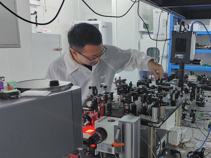 纳米“双光子工厂”问世！中国科研团队成功研制新型量子纠缠光源