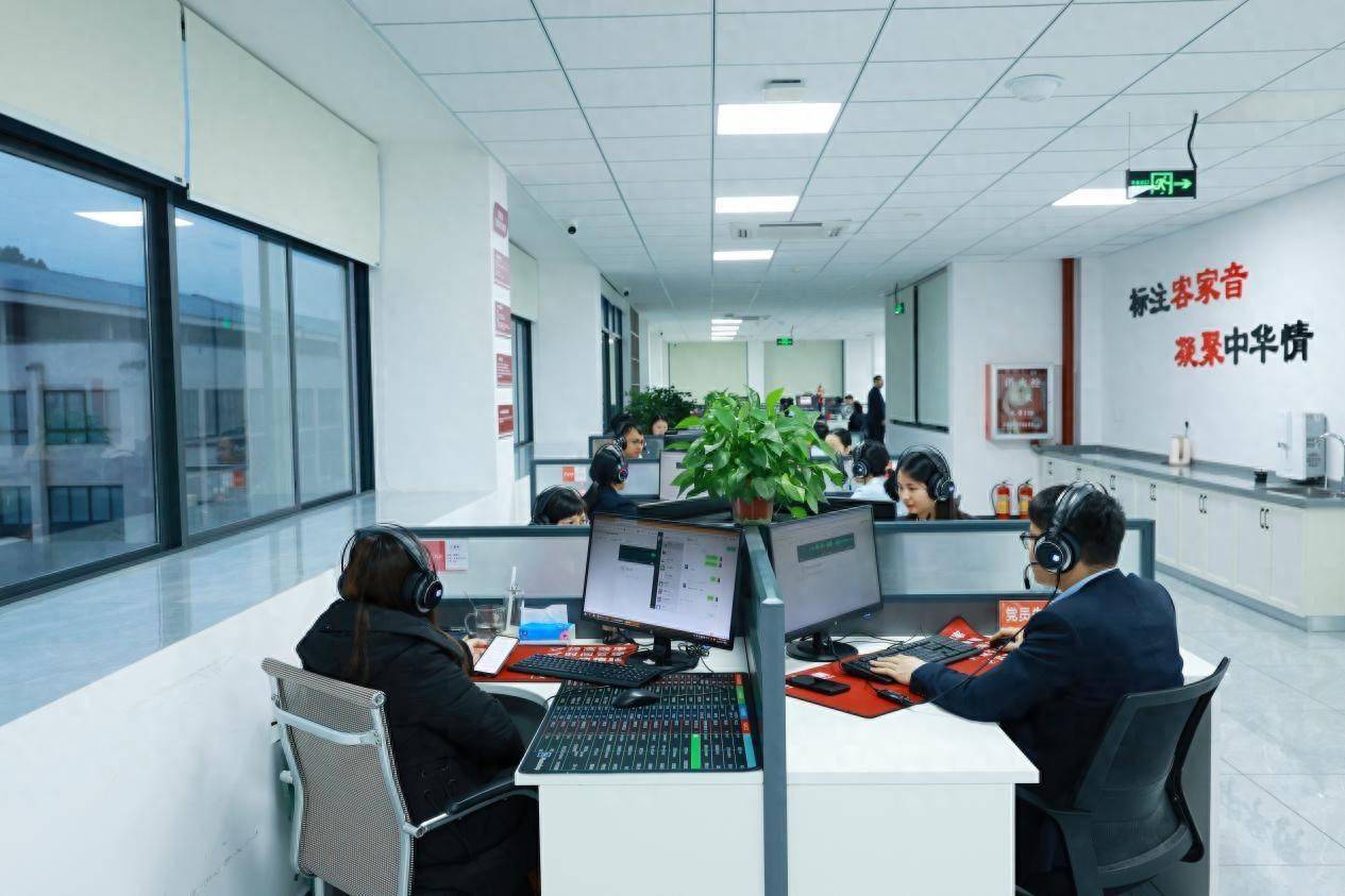 寻乌求新 化"客服经济"为"助农利器"