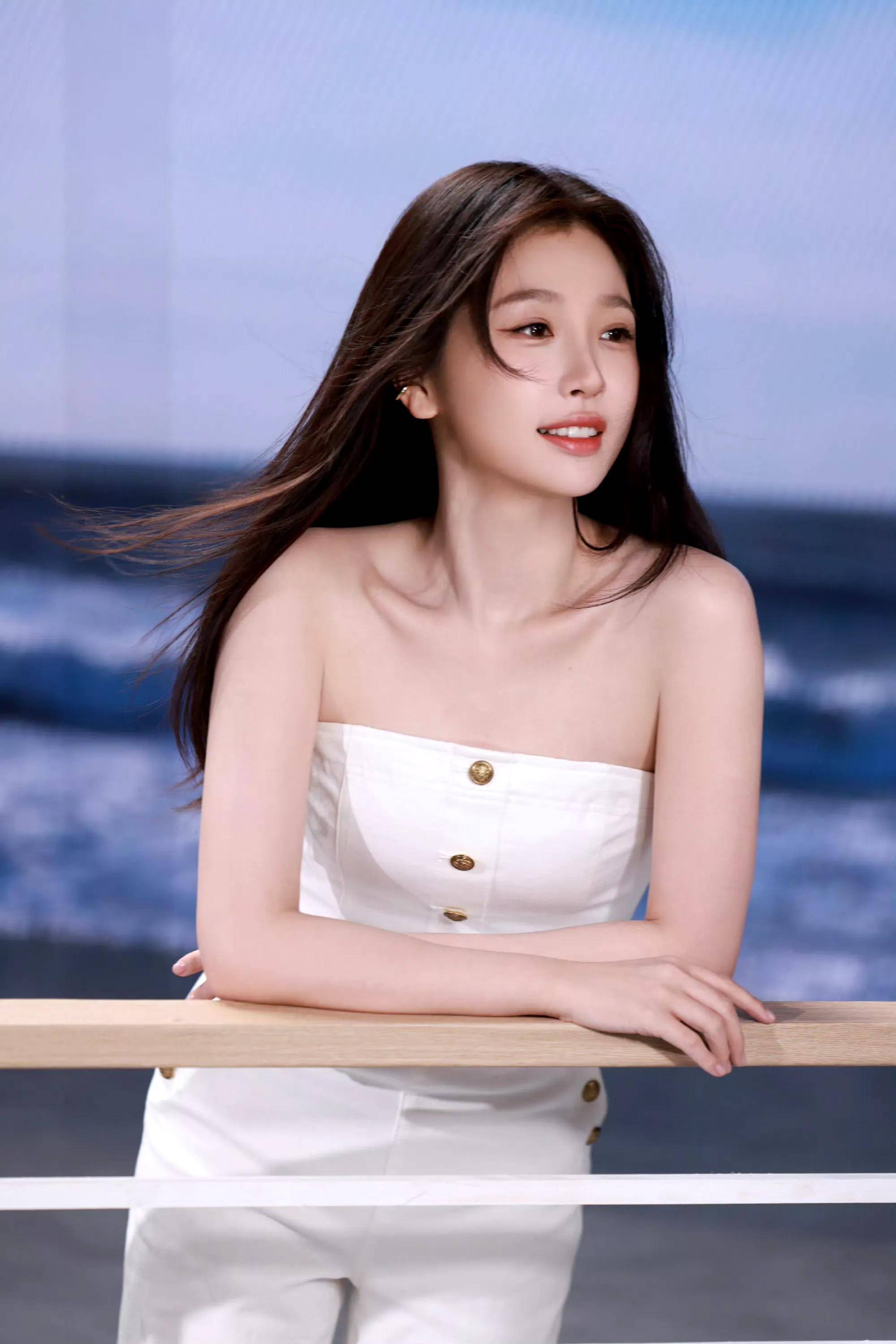 女星虞书欣魅力合集:娇美秀丽,楚楚动人
